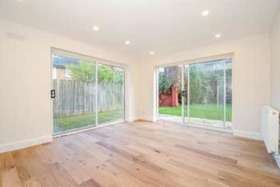 2 bedroom End of Ter...
